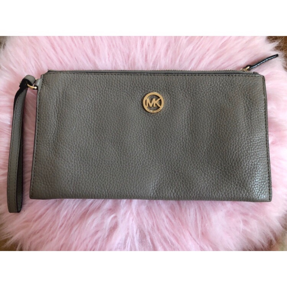 Michael Kors clutch/wristlet